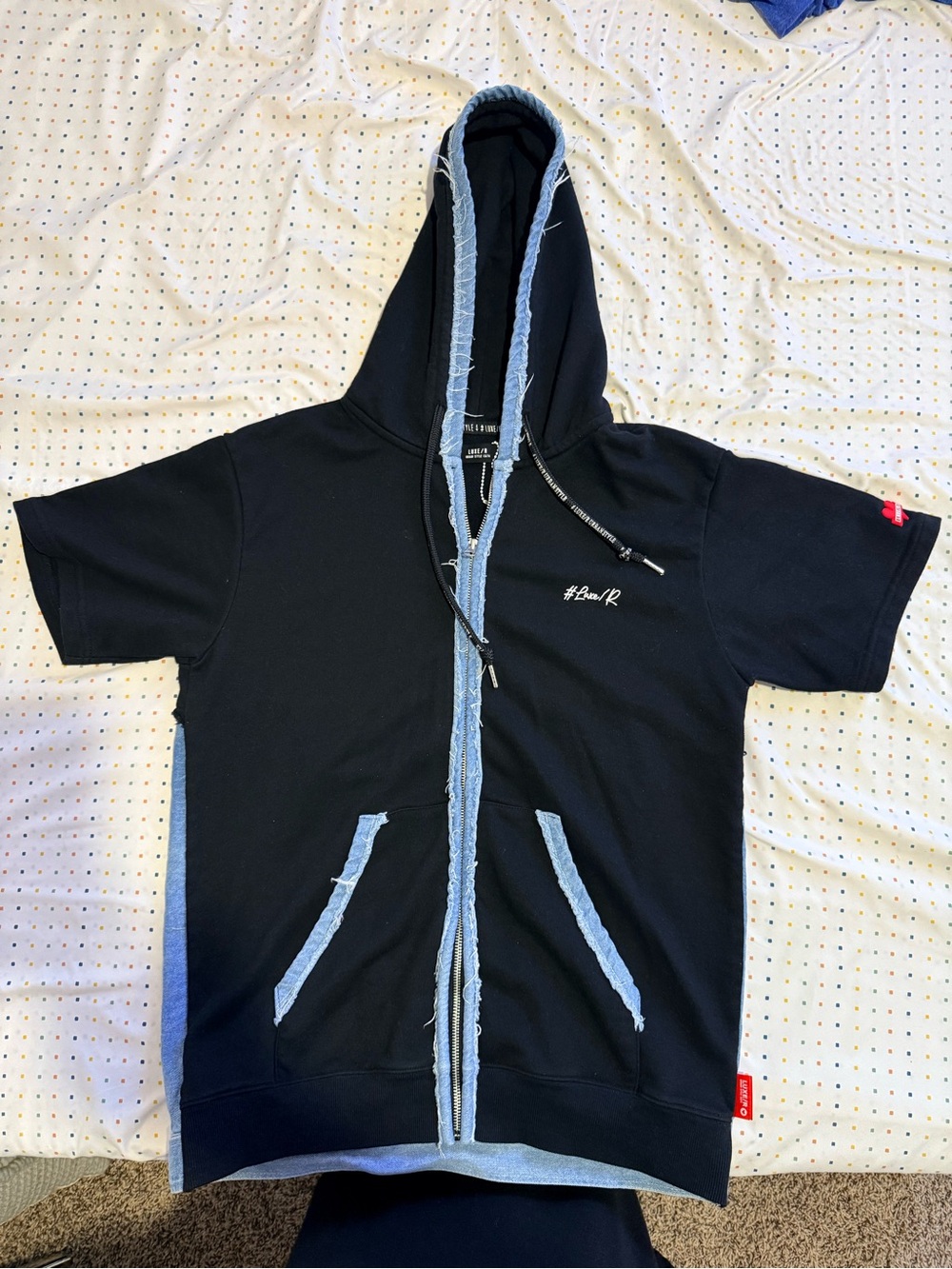 Luxe/R Japanese urban/streetwear style C & 14, short sleeve hoodie size large.
